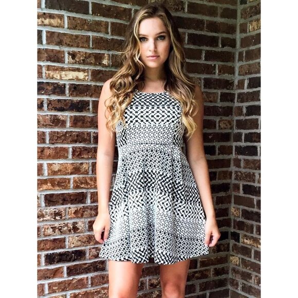 NWT Boutique Black & White Print Sleeveless A-Line Fit & Flare Mini Skater Dress - Picture 1 of 8